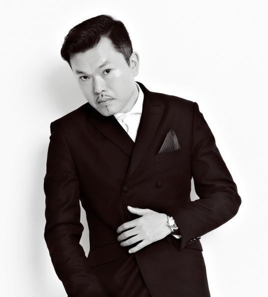 VLAT 바버샵 크리스기 원장